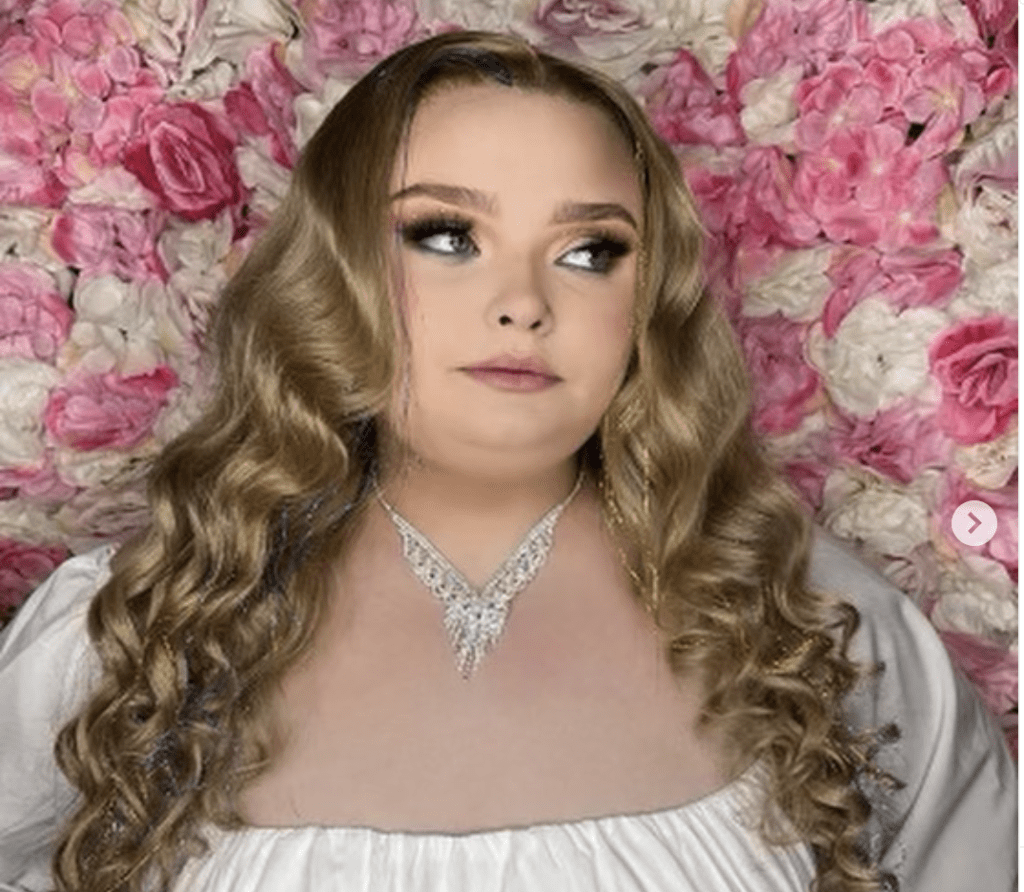 אלנה 'האני בו בו' תומפסון