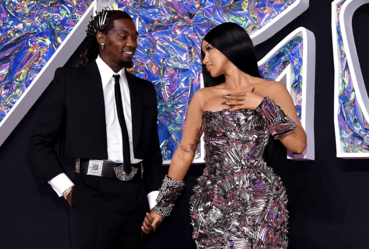 קארדי B ואופסט