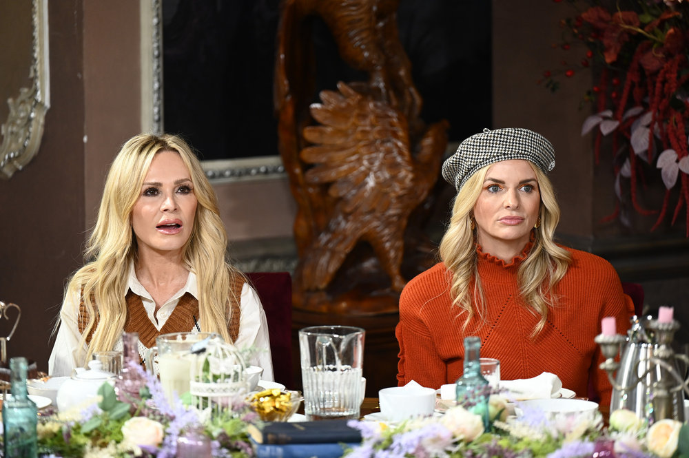 טמרה שופטת עם טרישל על הבוגדים.