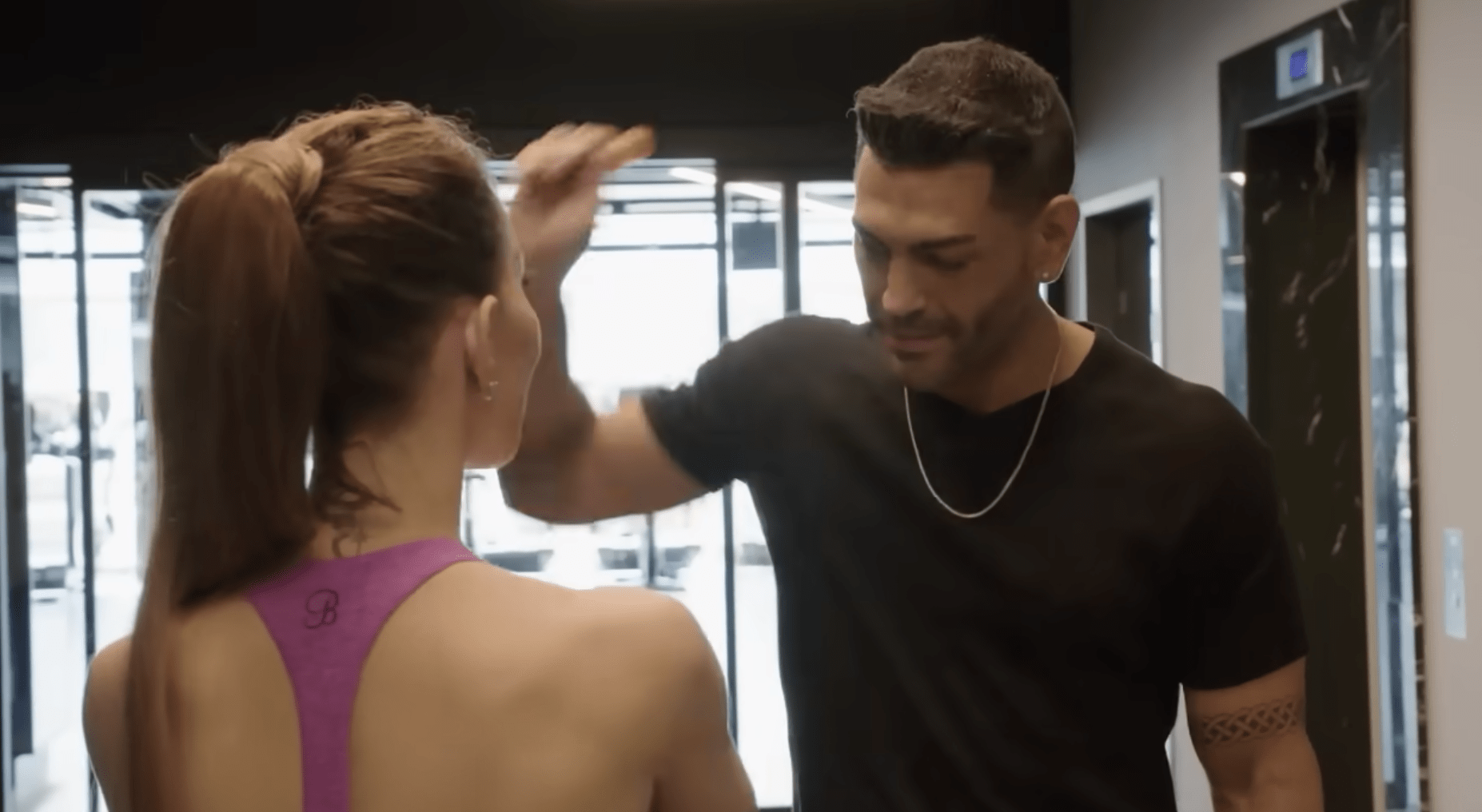 '90 יום ארוס' שכינה גארנר וסרפר גובן