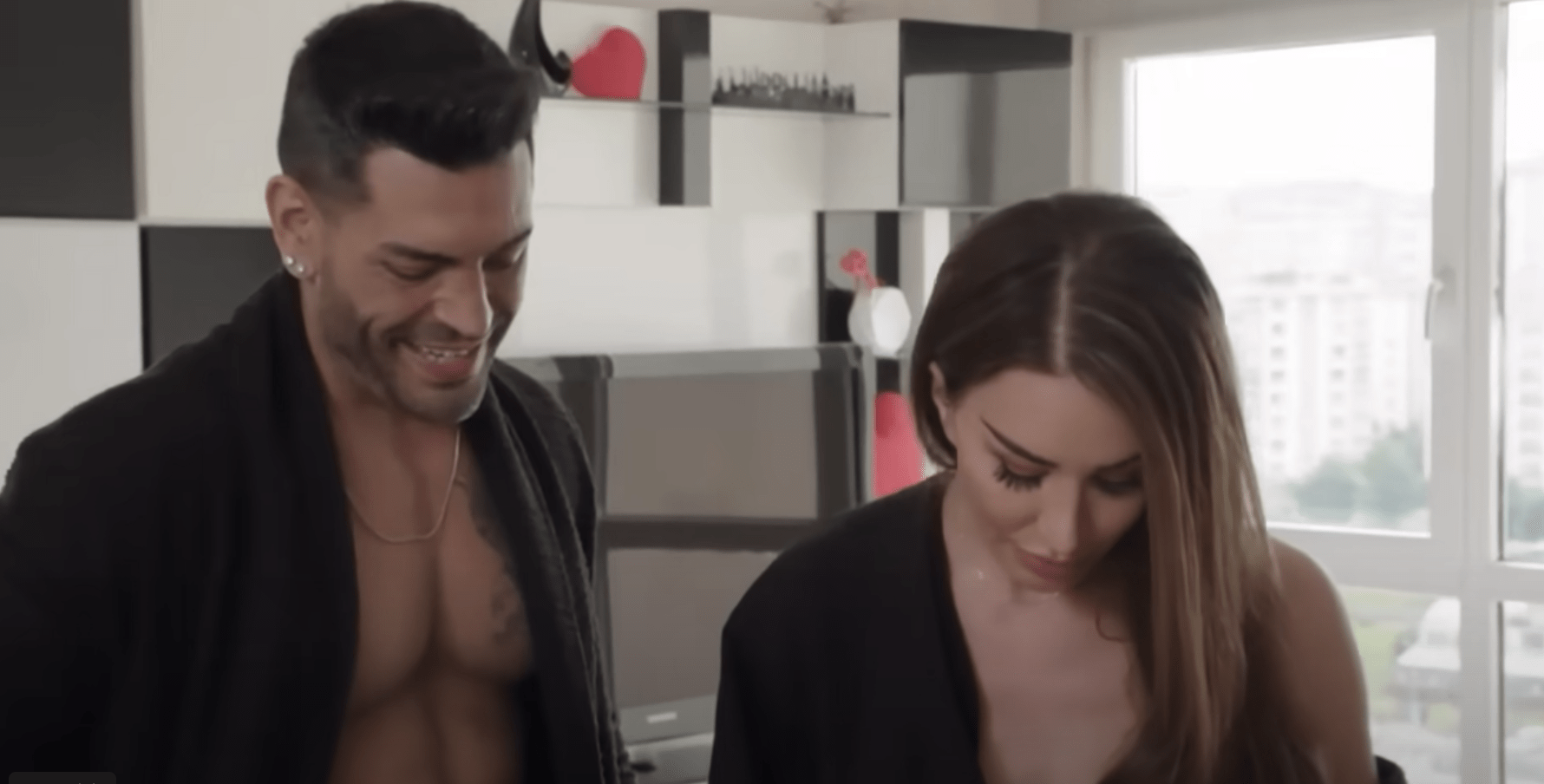 '90 יום ארוס' שכינה גארנר וסרפר גובן