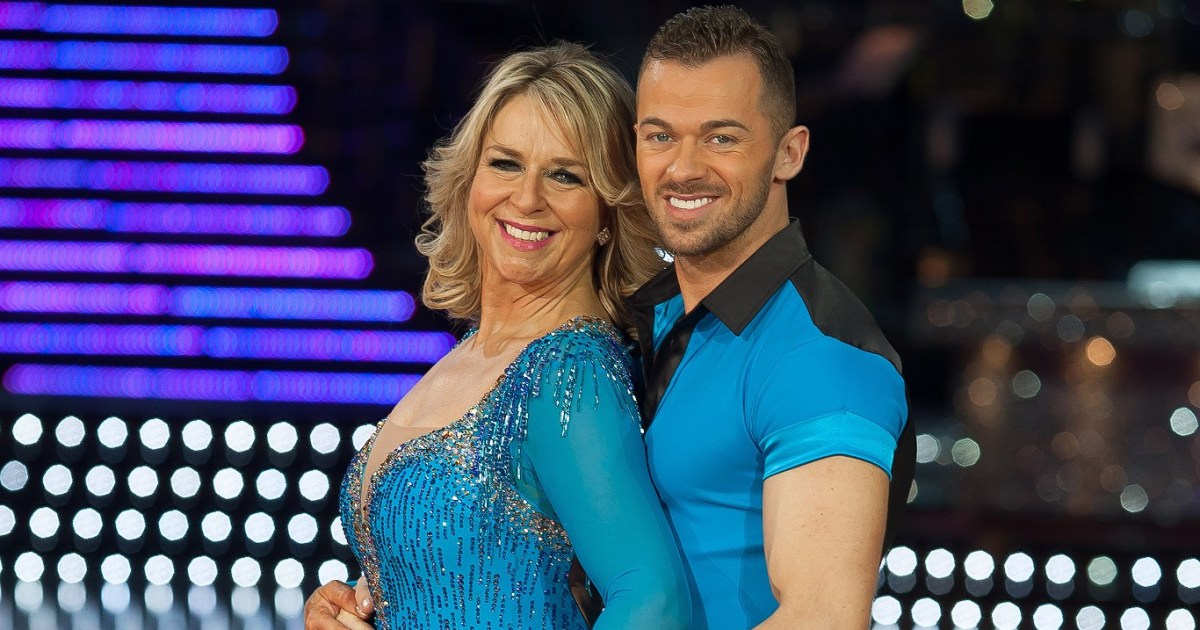 ארטם צ'יגווינצב מואשם ב'בועט ודוחף' שותף לריקוד