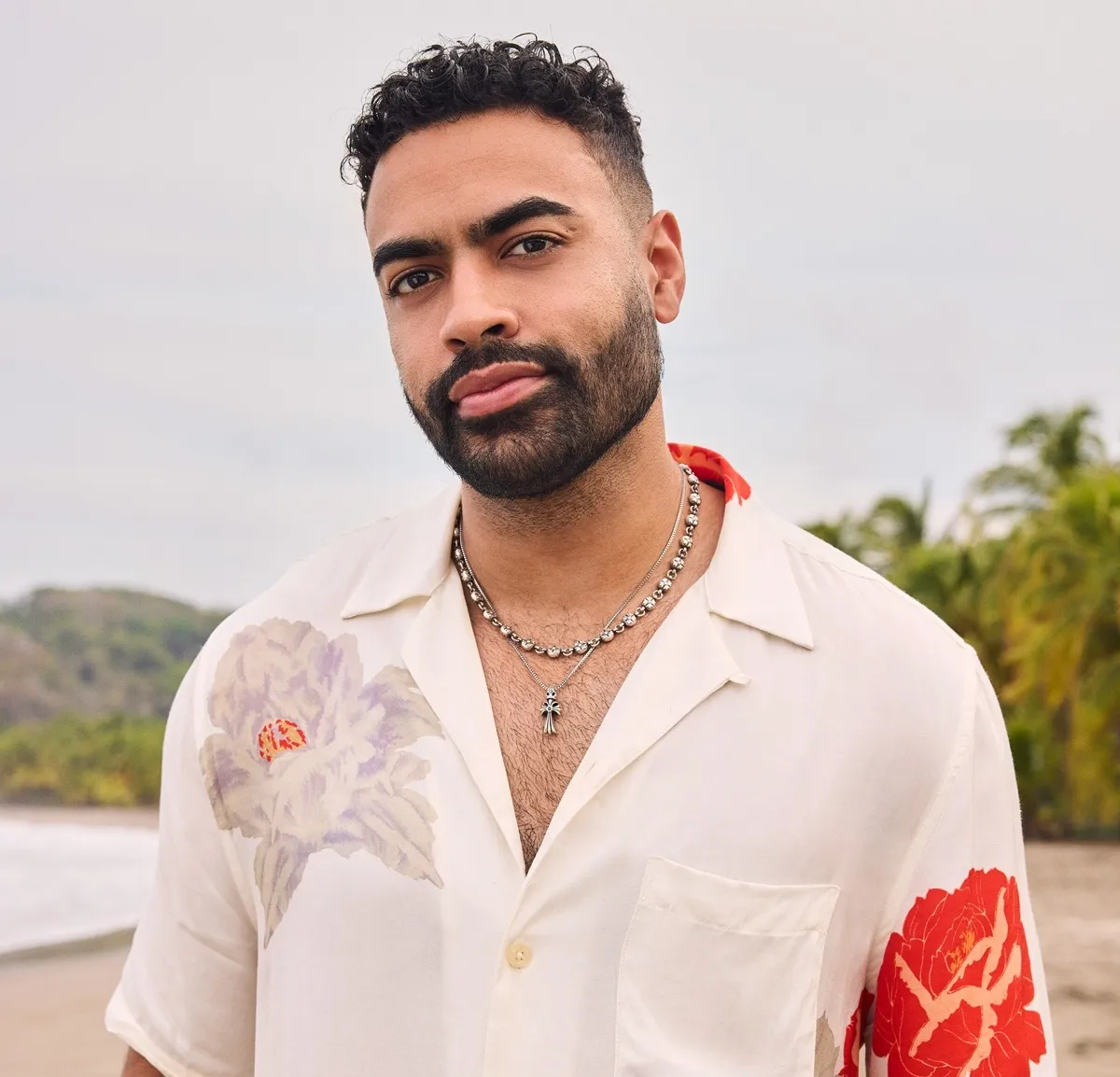 ג'וסטין גלייז בתמונת קידום ל'אהבת אל הפארדייס'